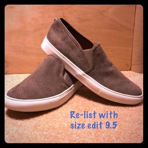 Steve Madden Slip-on’s